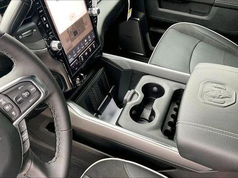 New 2026 RAM 2500 Laramie AWD/4WD image 7