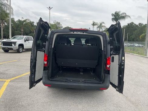 Used 2019 Mercedes-Benz Metris Passenger image 9