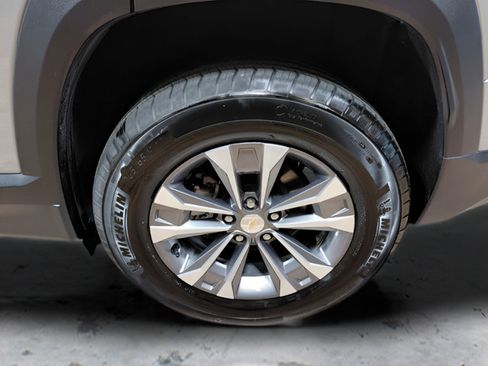 Used 2026 Chevrolet Equinox LT AWD/4WD image 10