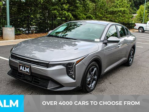 Used 2025 Kia K4 FWD image 3