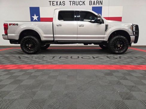 Used 2019 Ford F250 Platinum w/ Platinum Ultimate Package image 14