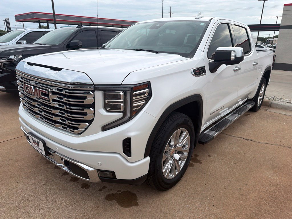 Used 2024 GMC Sierra 1500 Denali w/ Technology Package AWD/4WD image 1