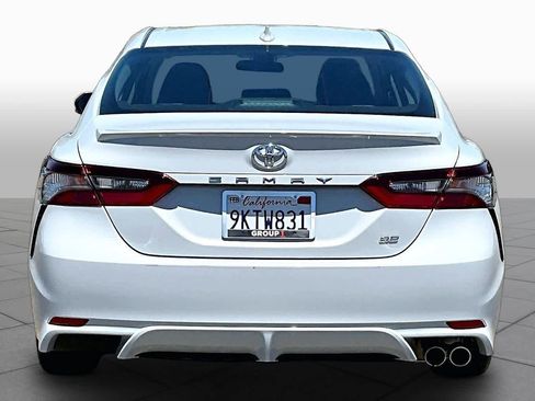Used 2024 Toyota Camry SE FWD image 4