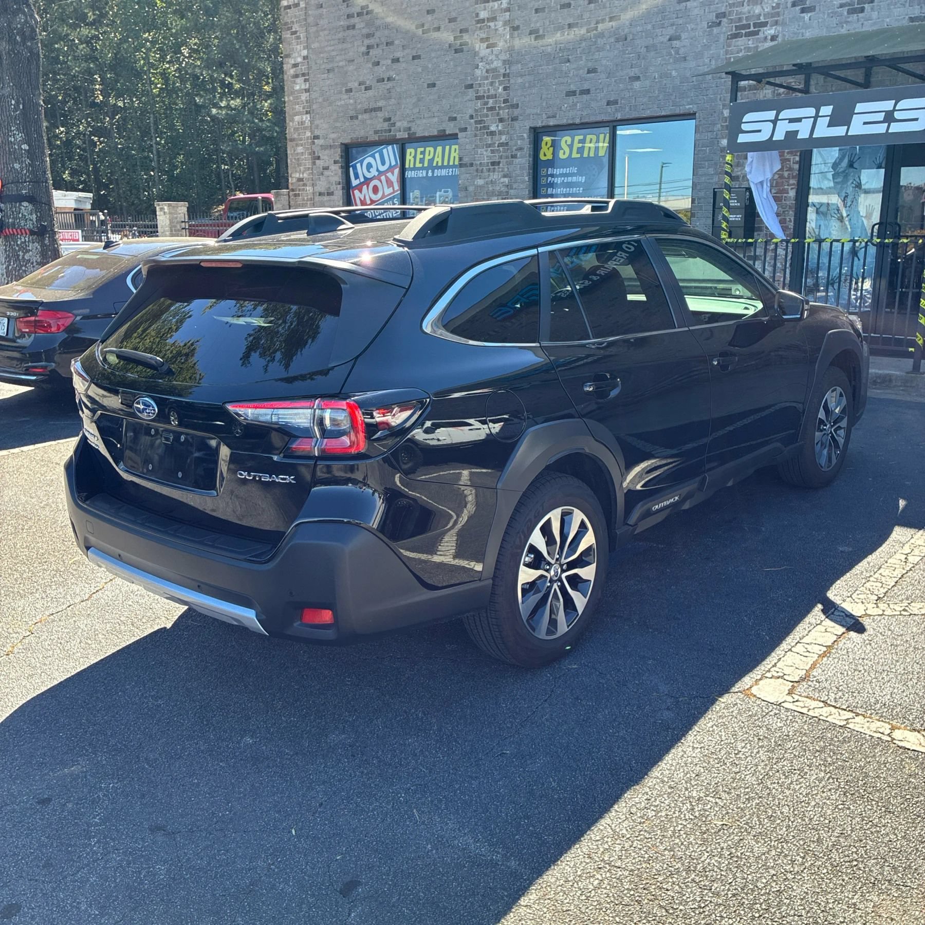 Used 2025 Subaru Outback Limited AWD/4WD image 4