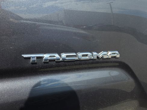 Used 2022 Toyota Tacoma SR5 image 6