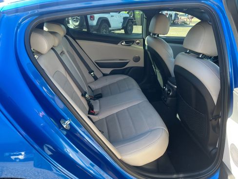 Used 2018 Kia Stinger GT2 image 18