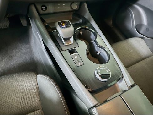 Used 2025 Nissan Rogue SV image 24