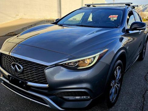 Used 2017 INFINITI QX30 Premium AWD/4WD image 1