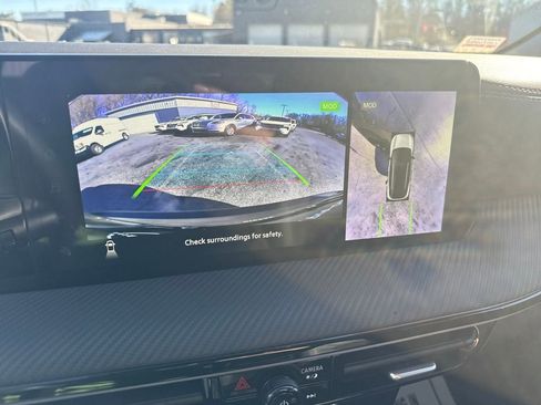 Used 2025 Nissan Kicks SR image 21