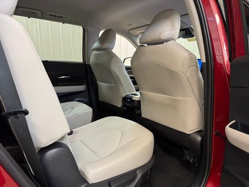 Used 2024 Toyota Grand Highlander AWD image 25
