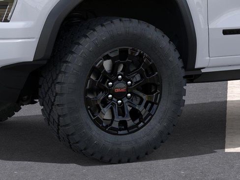New 2026 GMC Canyon Elevation w/ LPO, Black Badging Package RWD image 9