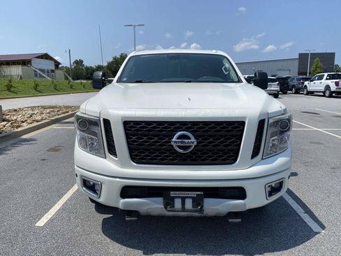 Used 2017 Nissan Titan PRO-4X AWD/4WD image 2