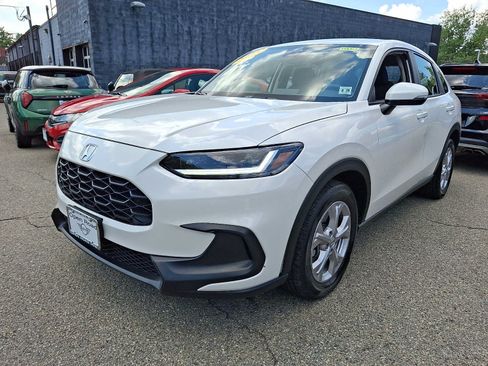 Used 2024 Honda HR-V LX image 3