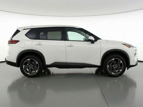 Used 2025 Nissan Rogue SV AWD/4WD image 11
