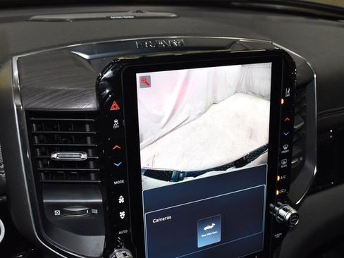 Used 2025 RAM 1500 Laramie image 15