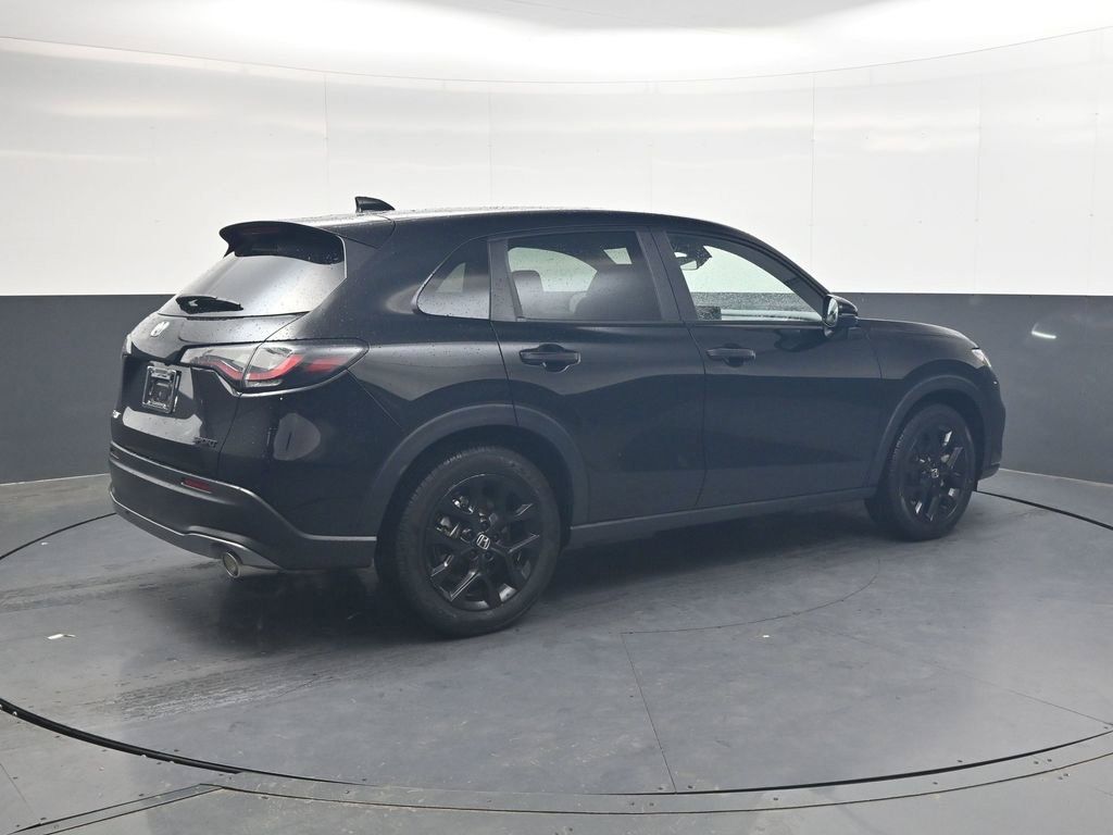 Used 2025 Honda HR-V Sport image 4