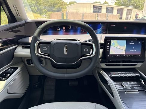 New 2026 Lincoln Nautilus Premier AWD/4WD image 17