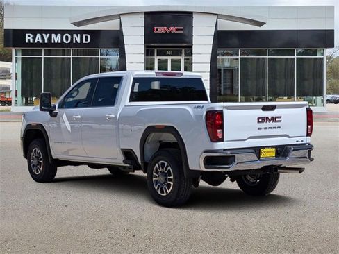 New 2026 GMC Sierra 2500 SLE image 3