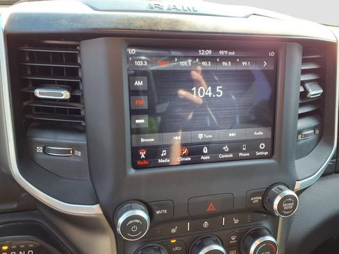 Used 2019 RAM 1500 Big Horn AWD/4WD image 8