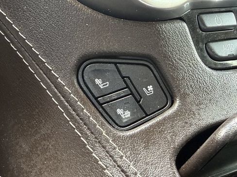 Used 2020 Chevrolet Tahoe Premier w/ Premier 6.2L Value Package AWD/4WD image 23
