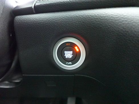 Used 2024 Chrysler Pacifica Touring-L w/ S Appearance Package image 22