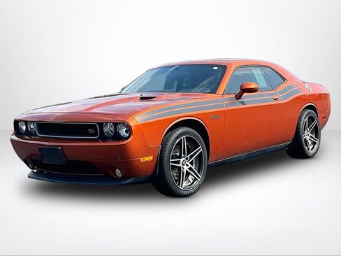 Used 2011 Dodge Challenger R/T RWD image 34