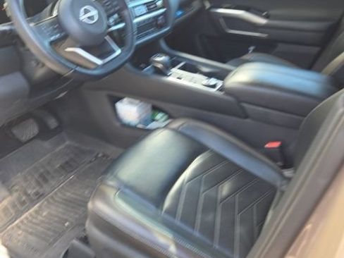 Used 2023 Nissan Pathfinder Platinum AWD/4WD image 12