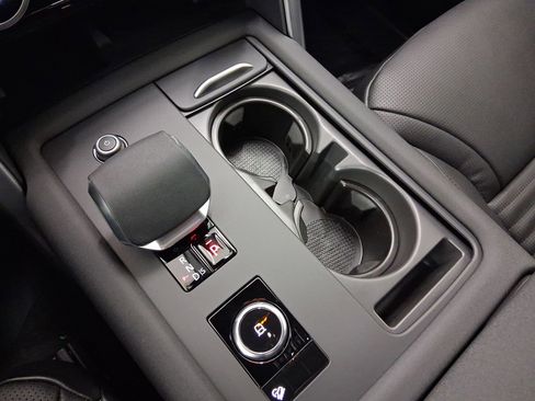 New 2026 Land Rover Discovery Limited Edition image 26