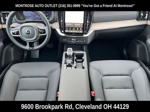 New 2026 Volvo XC90 B6 Plus w/ Protection Package Premier image 20