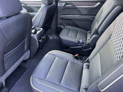 Used 2025 GMC Acadia Denali w/ Super Cruise Package image 18