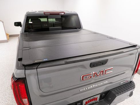 Used 2024 GMC Sierra 1500 AT4 w/ AT4 Preferred Package AWD/4WD image 11