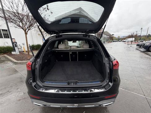 Used 2024 Mercedes-Benz GLC 300 GLC 300 image 10