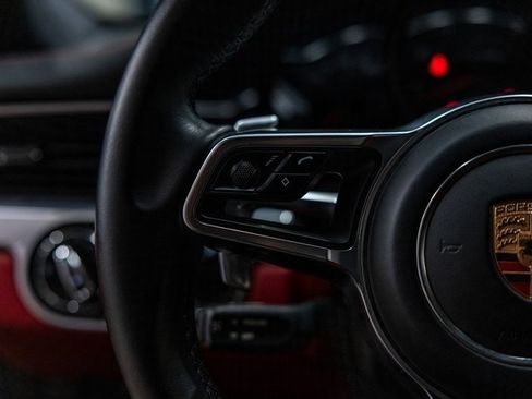 Used 2018 Porsche 911 Carrera image 37