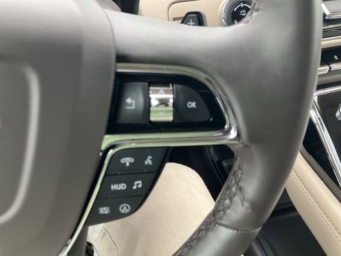 Used 2024 Lincoln Navigator Reserve image 32