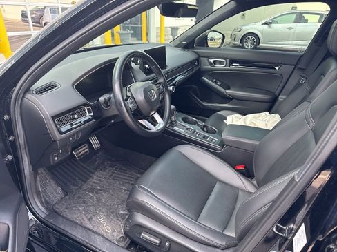 Used 2024 Honda Civic Sport Touring image 2