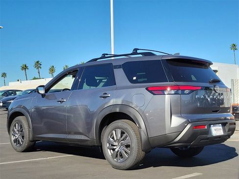 New 2025 Nissan Pathfinder SV image 2