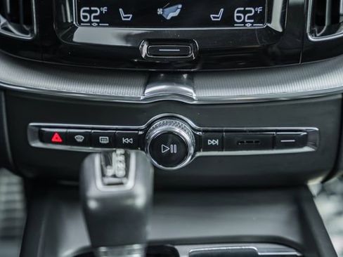 Used 2021 Volvo XC60 T6 R-Design w/ Advanced Package image 22