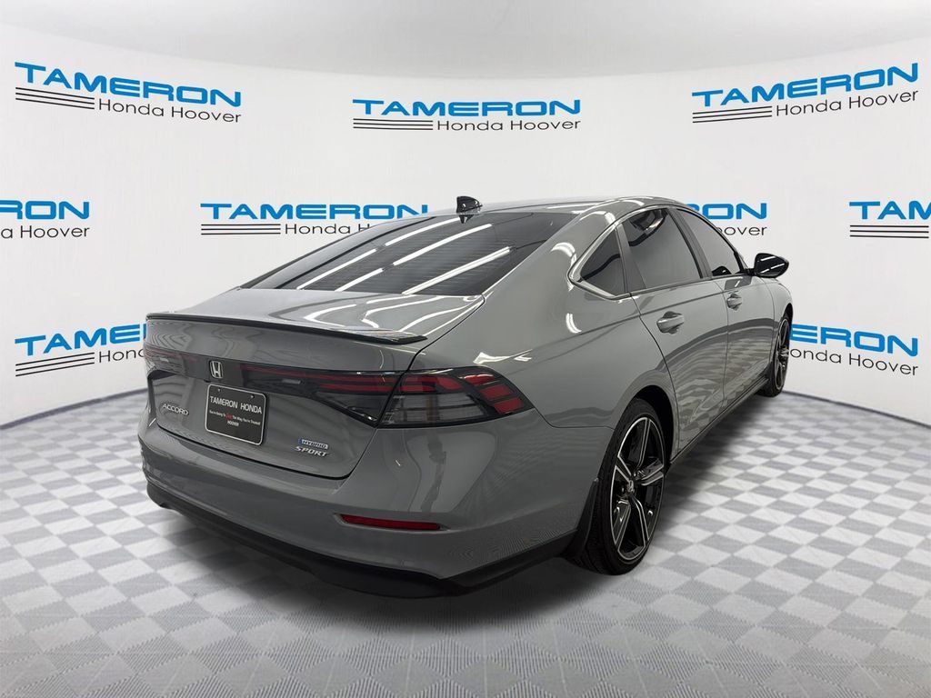 Used 2025 Honda Accord Sport image 5