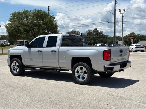 Used 2017 Chevrolet Silverado 1500 Custom w/ Custom Convenience Package RWD image 3