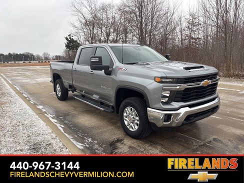 Certified 2025 Chevrolet Silverado 3500 LT w/ Convenience Package image 12