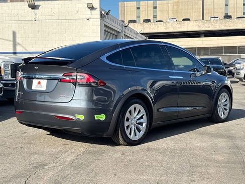 Used 2018 Tesla Model X P100D image 7