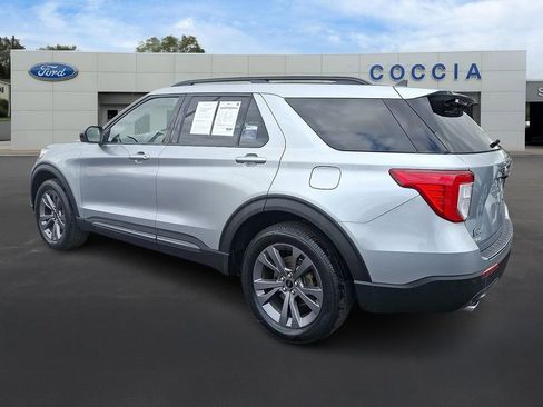 Certified 2023 Ford Explorer XLT w/ Equipment Group 202A AWD/4WD image 6