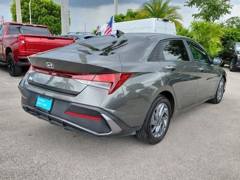Certified 2024 Hyundai Elantra SEL FWD image 5