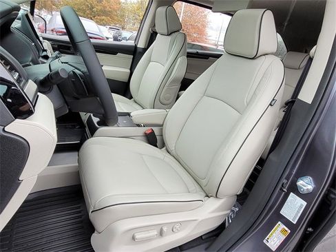 New 2026 Honda Odyssey Touring image 6
