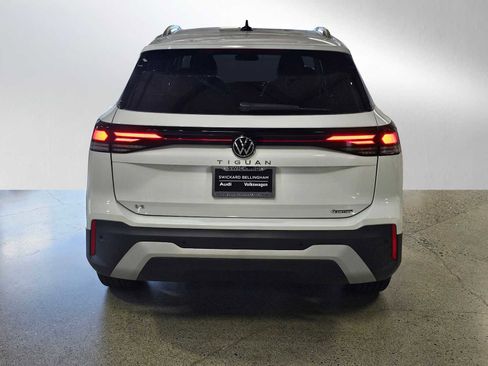 New 2026 Volkswagen Tiguan SE image 4