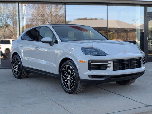 New 2026 Porsche Cayenne Coupe image 7