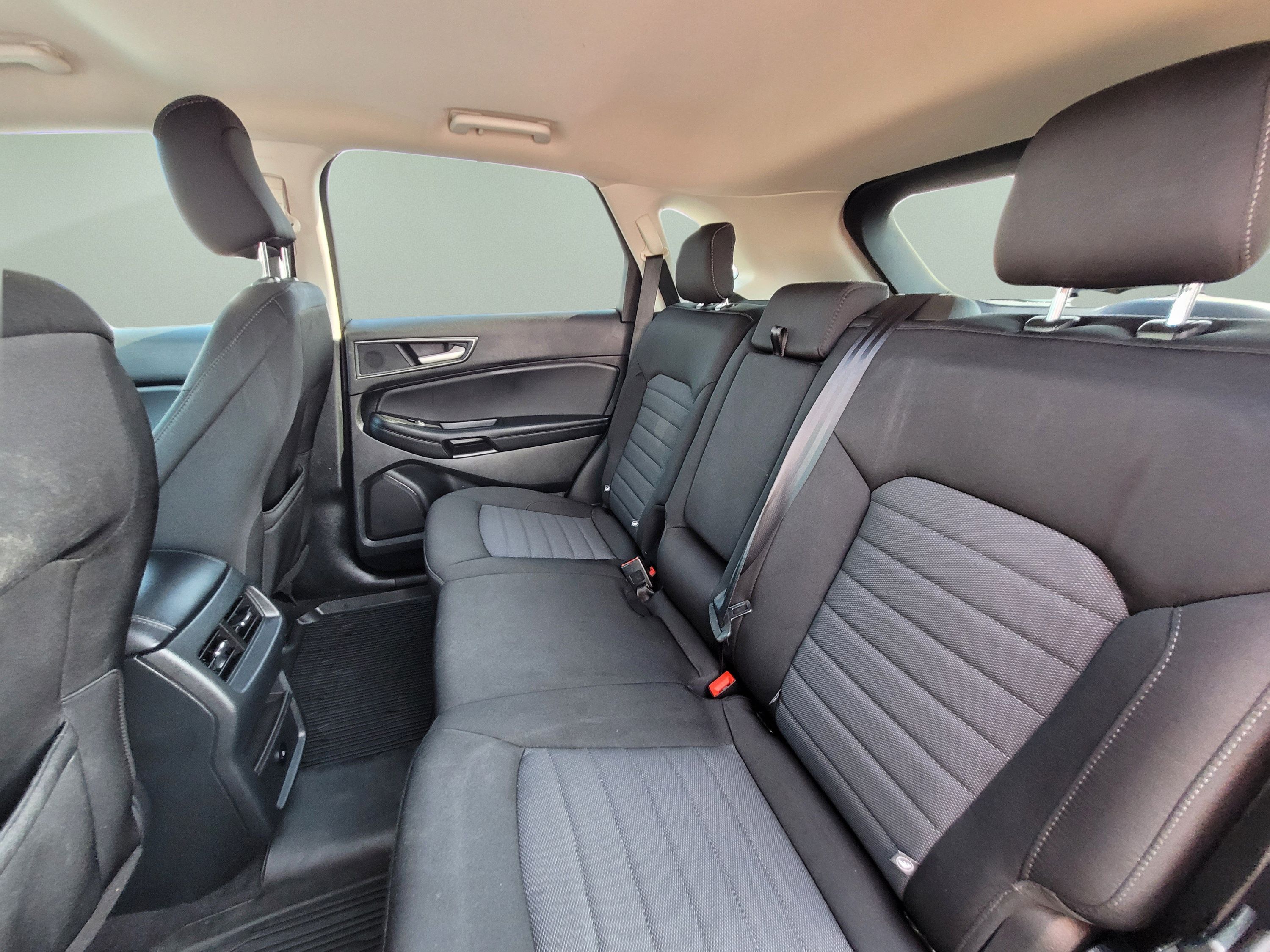 Used 2023 Ford Edge SE AWD/4WD image 17