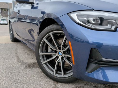 Used 2022 BMW 330i Sedan w/ Driving Assistance Package image 3