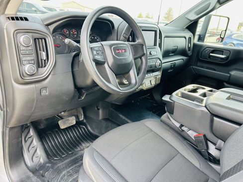 Used 2024 GMC Sierra 2500 Pro w/ Convenience Package image 9
