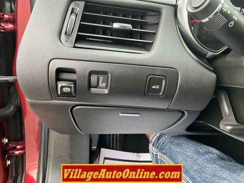 Used 2017 Chevrolet Impala LT image 11